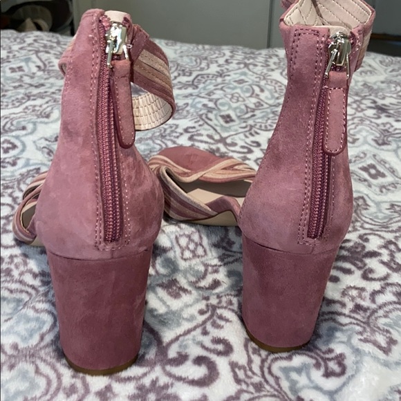 Pink heels - Picture 3 of 4